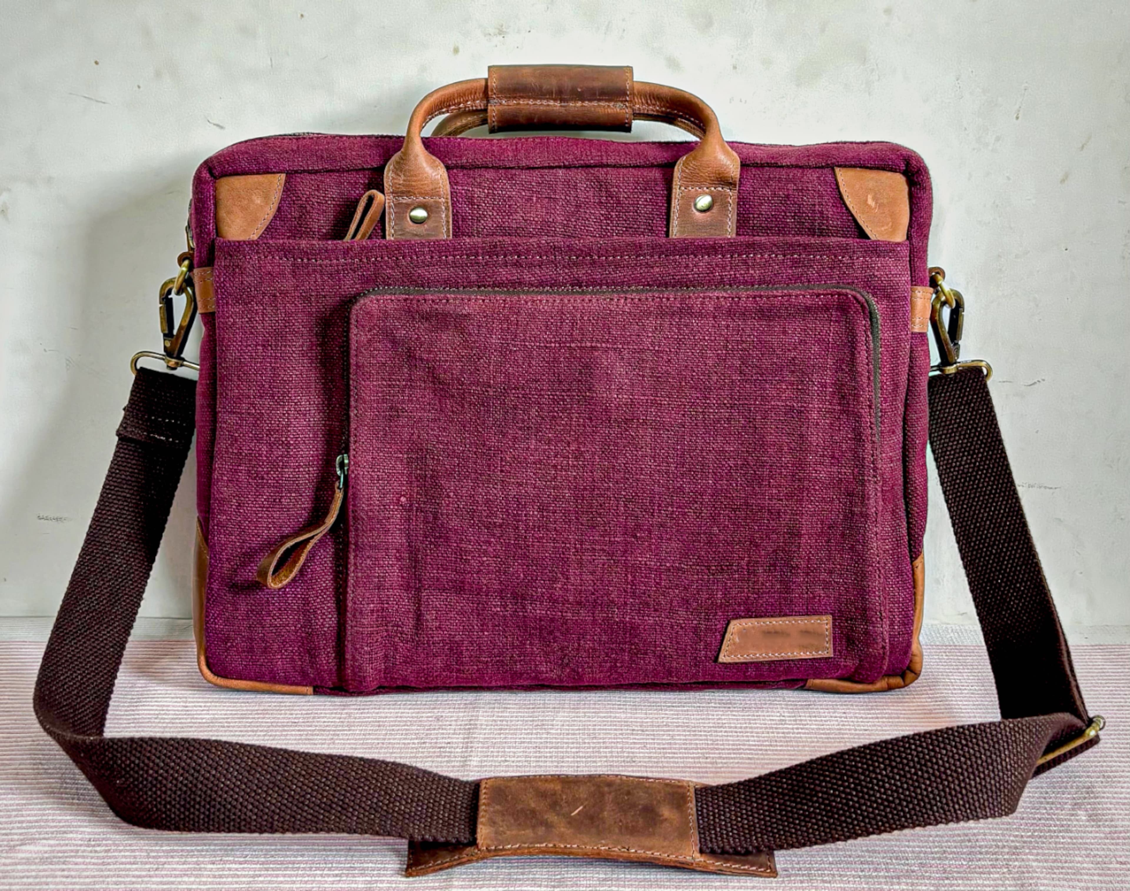 Laptop Maroon